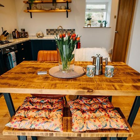 The Little Cottage By Truabode Holiday Lets & Short Lets Newquay - Parking, Wifi & Pet Friendly Brauneberg Exteriör bild