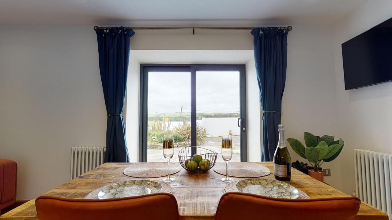 The Little Cottage By Truabode Holiday Lets & Short Lets Newquay - Parking, Wifi & Pet Friendly Brauneberg Rum bild