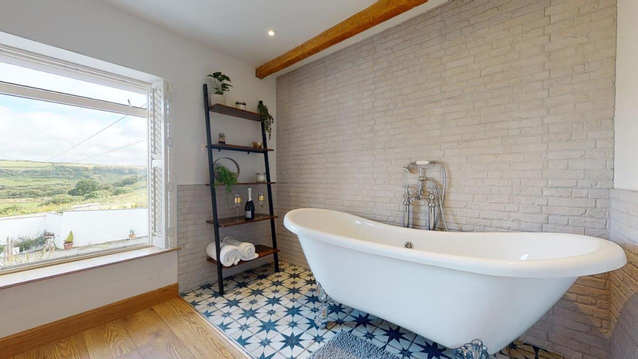 The Little Cottage By Truabode Holiday Lets & Short Lets Newquay - Parking, Wifi & Pet Friendly Brauneberg Rum bild